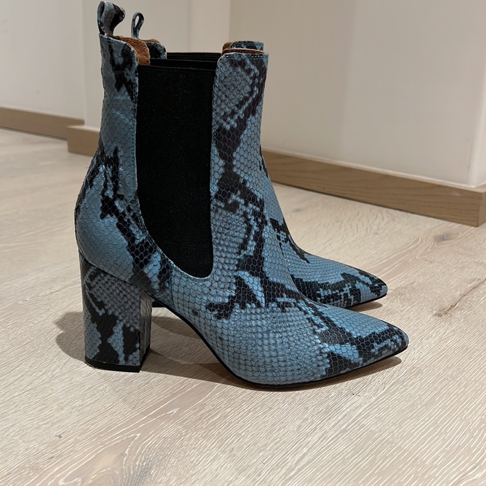 Paris Texas Womens ankle boots in snake skin denim